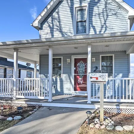Downtown Boyne City Home, Walk To Lake Charlevoix!